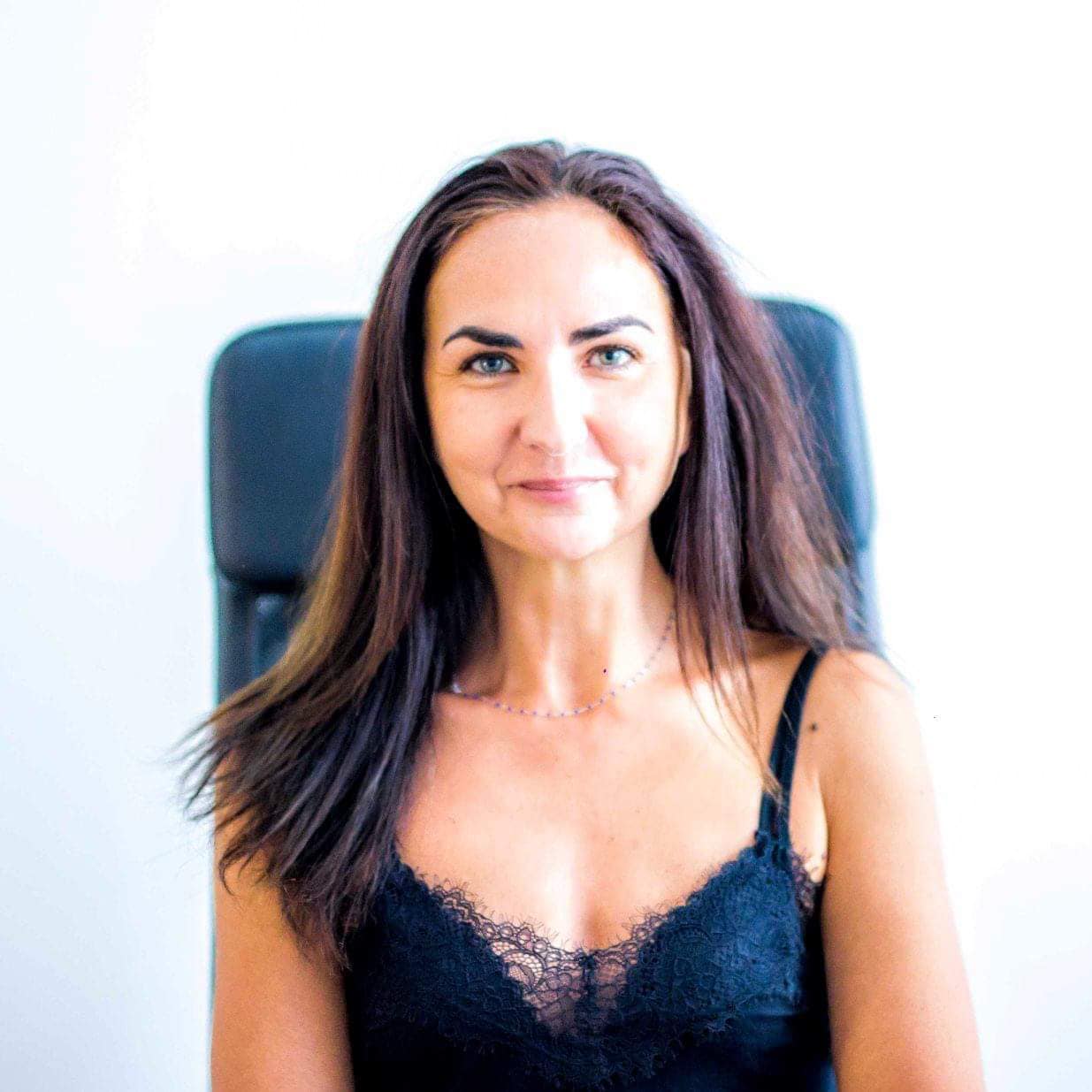 Dr Elisabeth Amar — chirurgien plasticien à Marseille